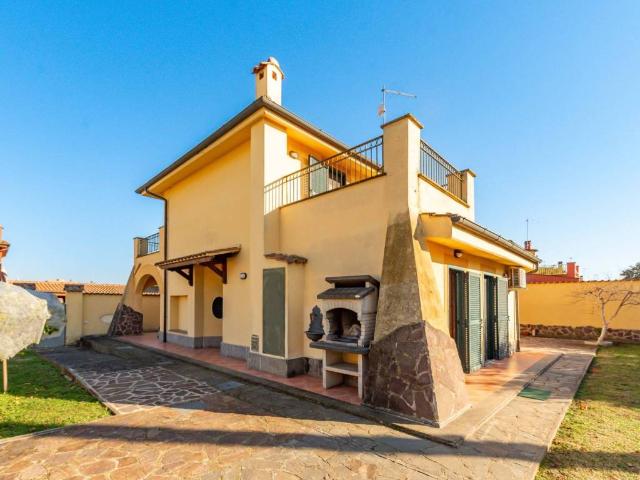 Villa in vendita a Roma RM