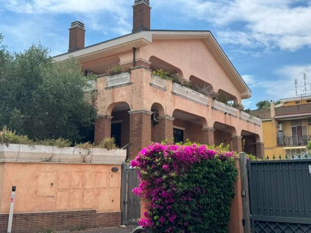 Villetta a schiera in vendita a Roma RM
