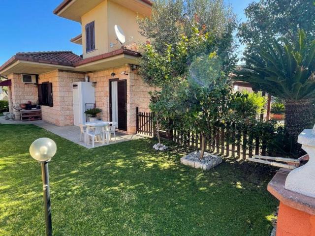 Villa in vendita a Roma RM