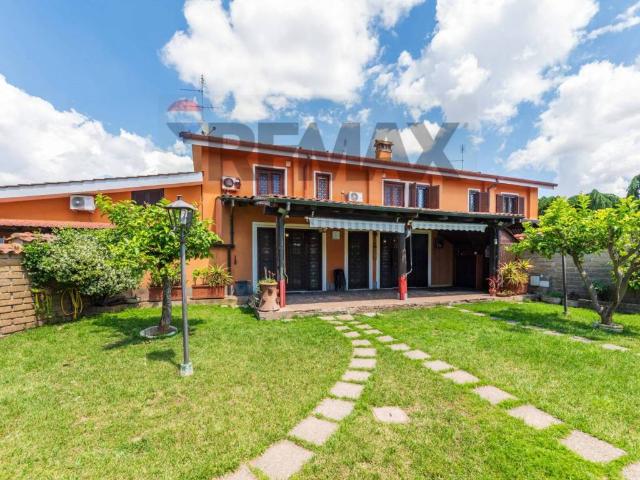 Villa in vendita a Roma RM