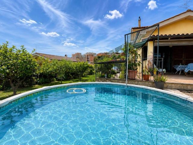 Villa in vendita a Roma RM