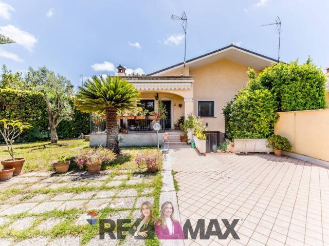 Villa in vendita a Roma RM