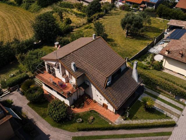 Villa in vendita a Roma RM