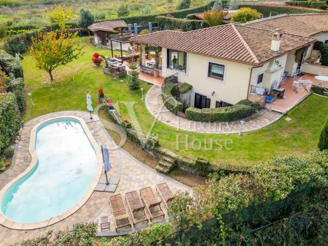 Villa in vendita a Roma RM