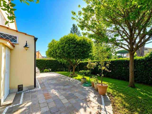 Villa in vendita a Roma RM
