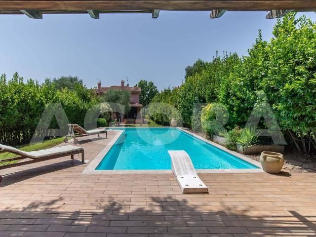 Villa in vendita a Roma RM