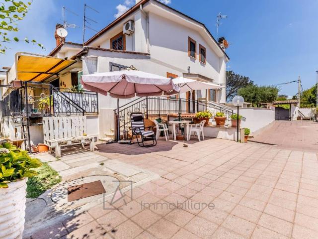 Villa in vendita a Roma RM