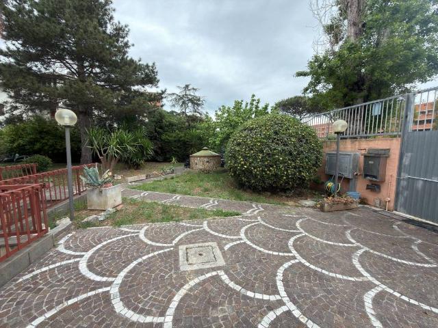 Villa in vendita a Roma RM