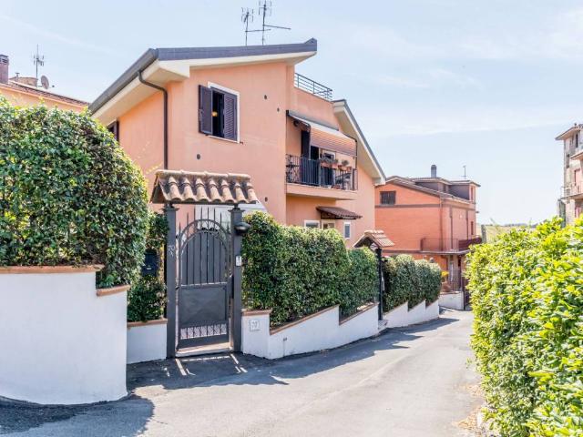 Villa in vendita a Roma RM