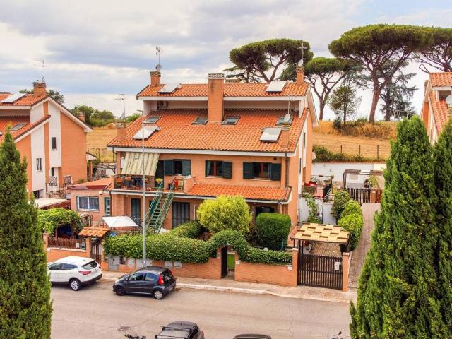 Villa in vendita a Roma RM