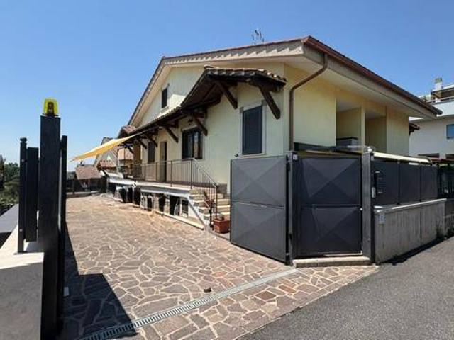 Villa in vendita a Roma RM