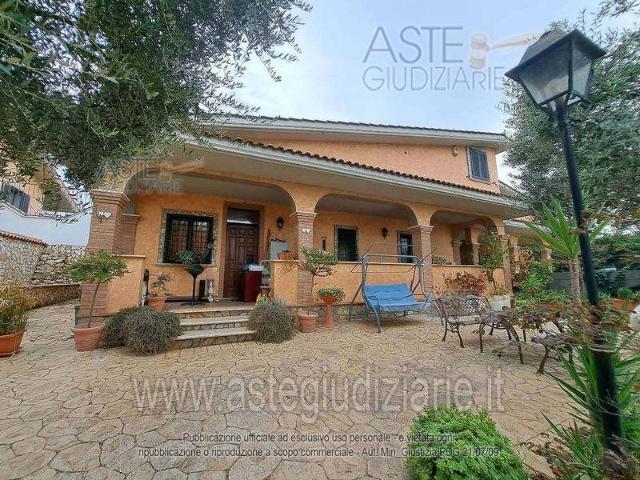 Villa in vendita a Roma RM