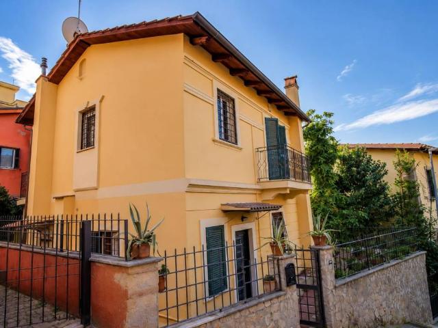 Villa in vendita a Roma RM