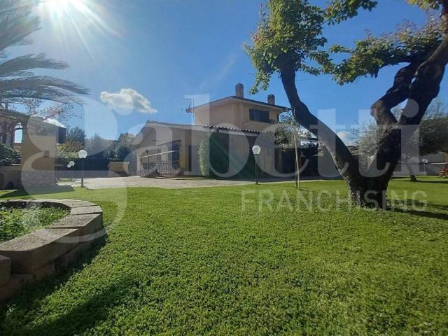 Villa in vendita a Roma RM