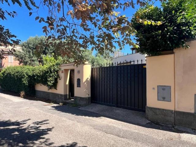 Villa in vendita a Roma RM