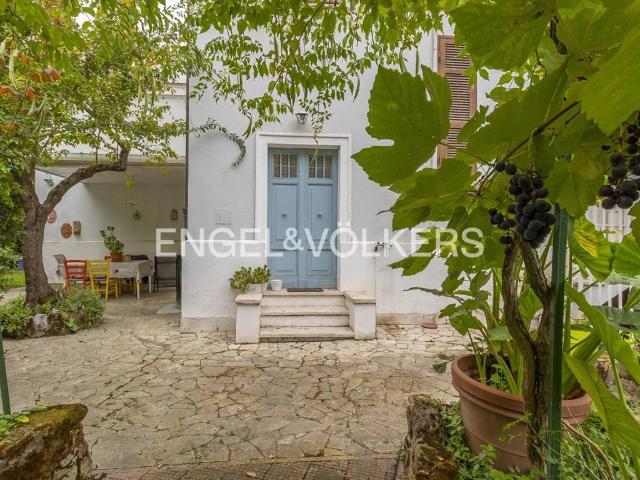 Villa in vendita a Roma RM