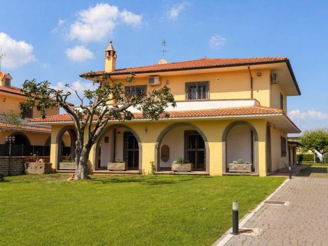 Villa in vendita a Roma RM