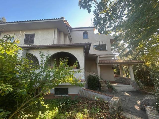 Villa in vendita a Roma RM