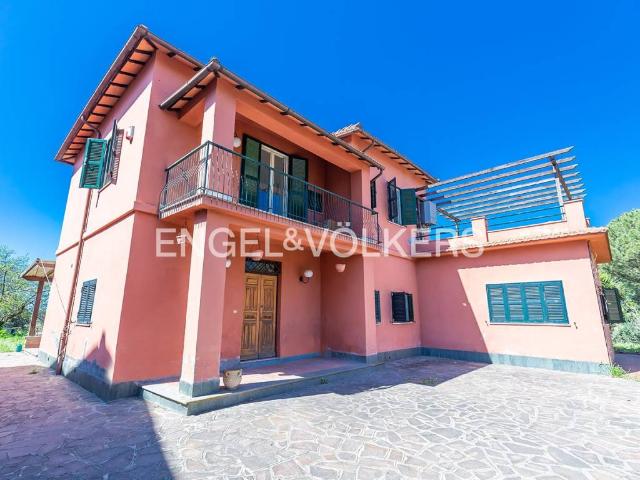 Villa in vendita a Roma RM