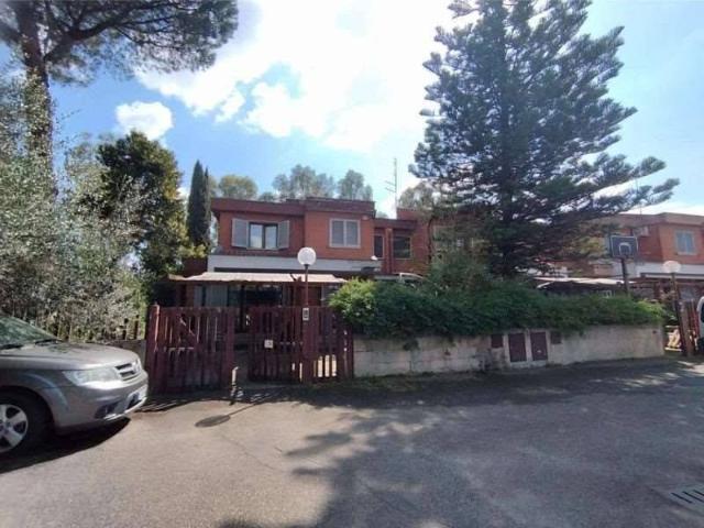 Villa in vendita a Roma RM