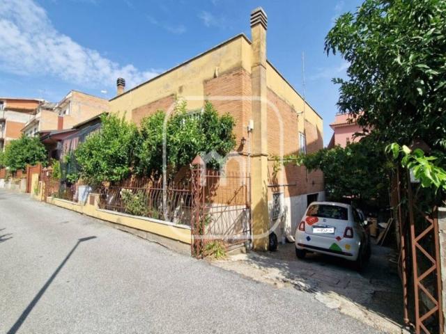 Villa in vendita a Roma RM