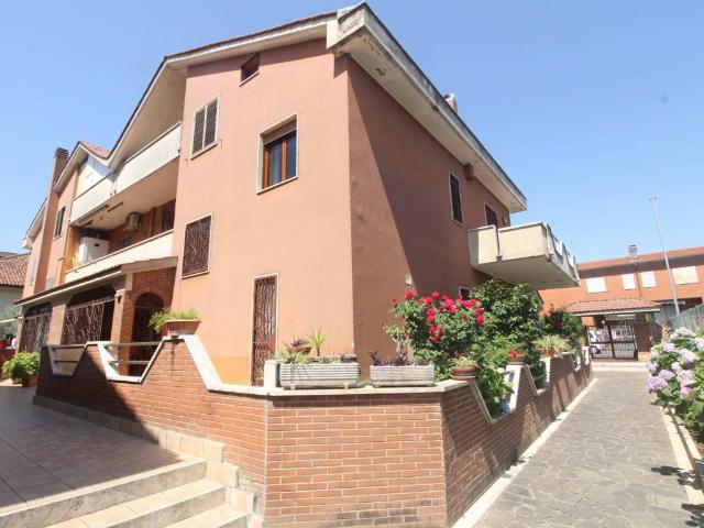 Villa in vendita a Roma RM