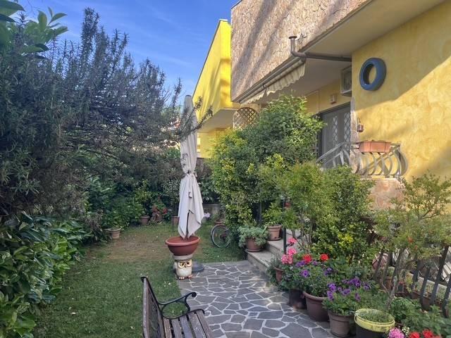 Villa in vendita a Roma RM