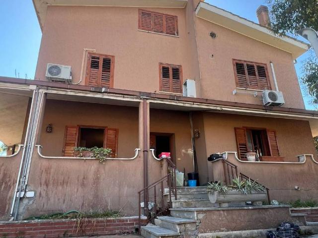 Villa in vendita a Roma RM