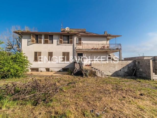 Villa in vendita a Roma RM