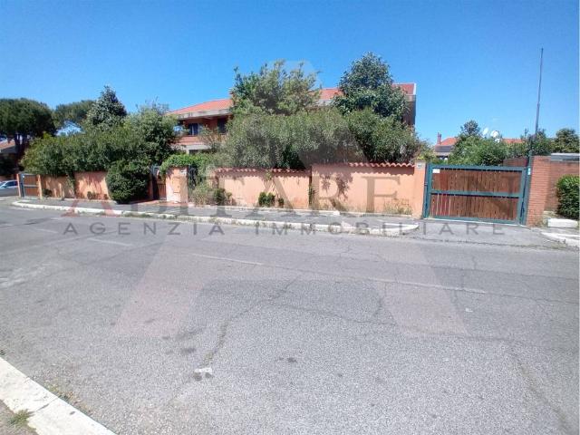 Villa in vendita a Roma RM