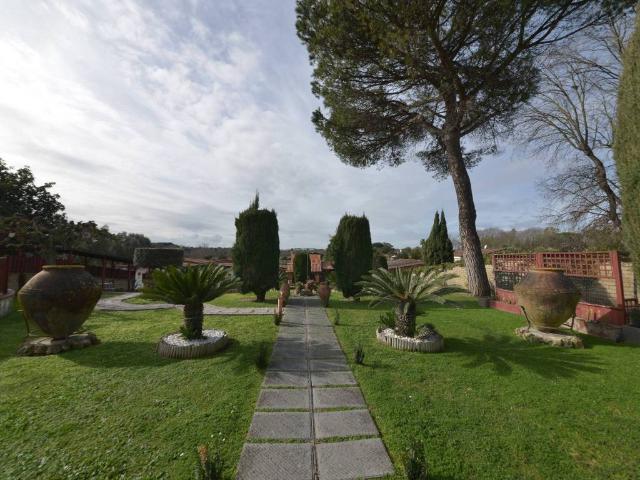 Villa in vendita a Roma RM