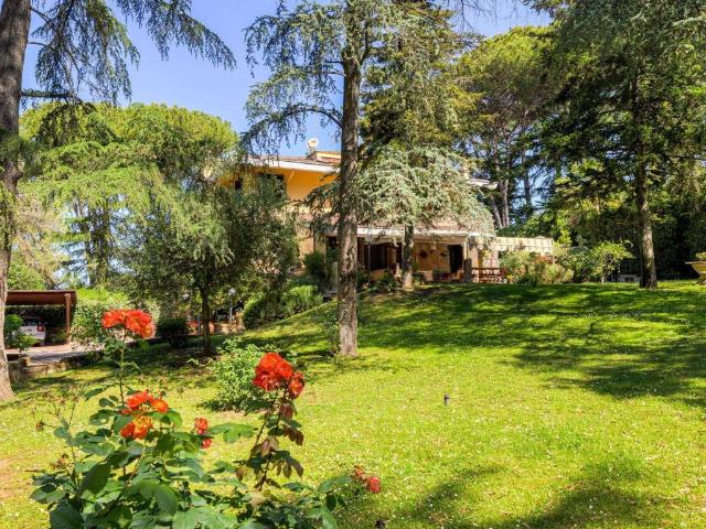 Villa in vendita a Roma RM