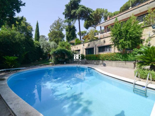 Villa in vendita a Roma RM