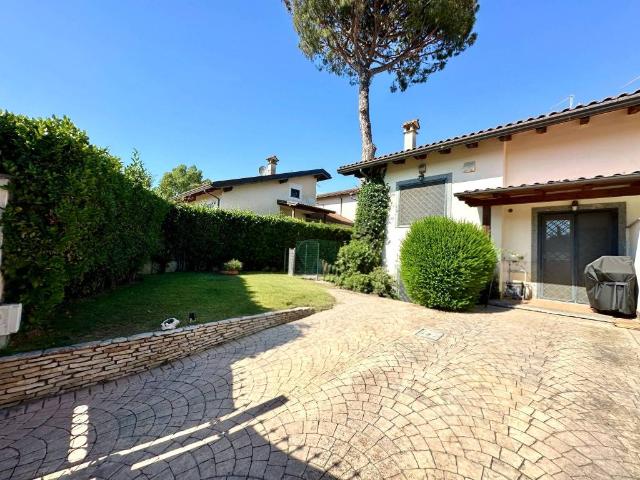 Villa in vendita a Roma RM