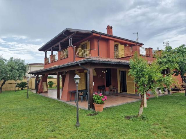 Villa in vendita a Roma RM