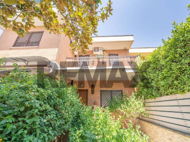 Villa in vendita a Roma RM