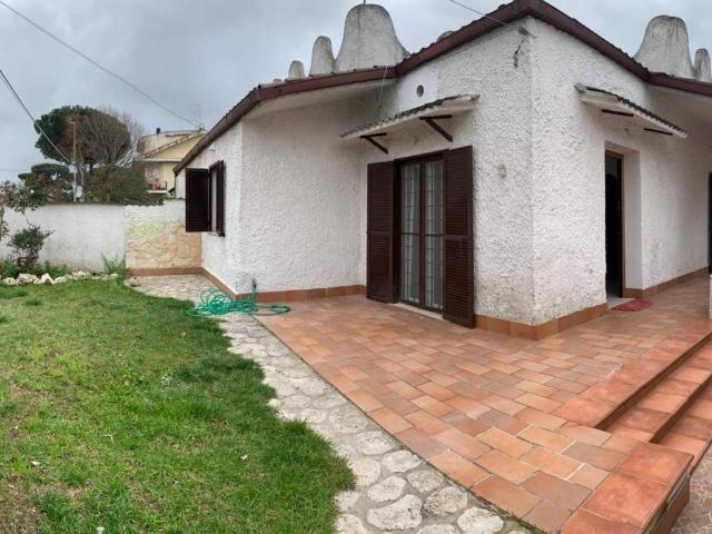 Villa in vendita a Roma RM