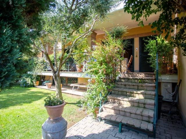Villa in vendita a Roma RM