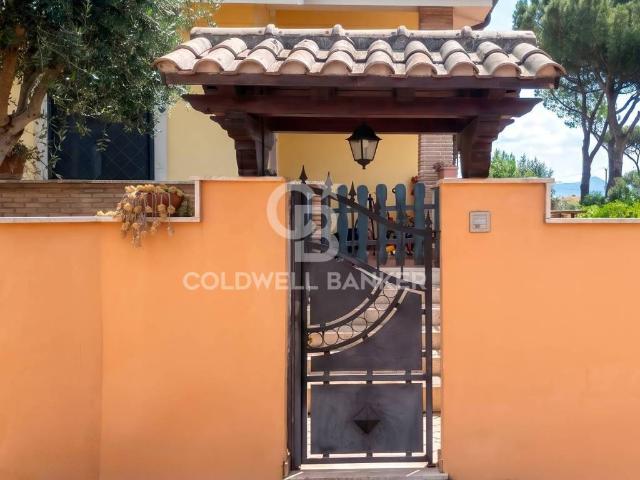 Villa in vendita a Roma RM