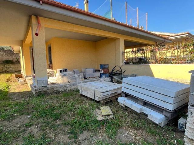 Villa in vendita a Roma RM