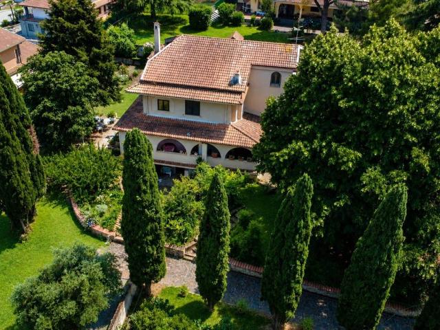 Villa in vendita a Roma RM