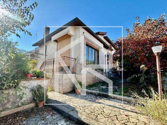 Villa in vendita a Roma RM
