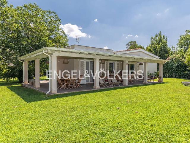Villa in vendita a Roma RM