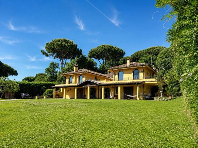 Villa in vendita a Roma RM