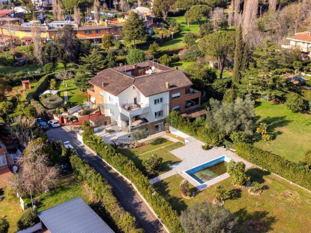 Villa in vendita a Roma RM