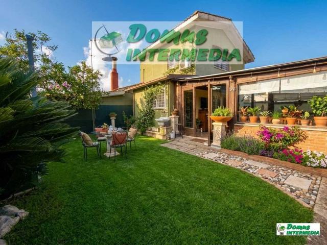 Villa in vendita a Roma RM