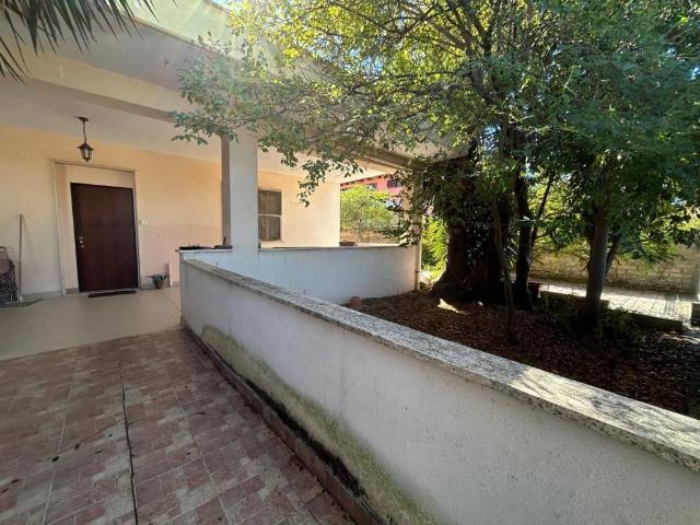 Villa in vendita a Roma RM