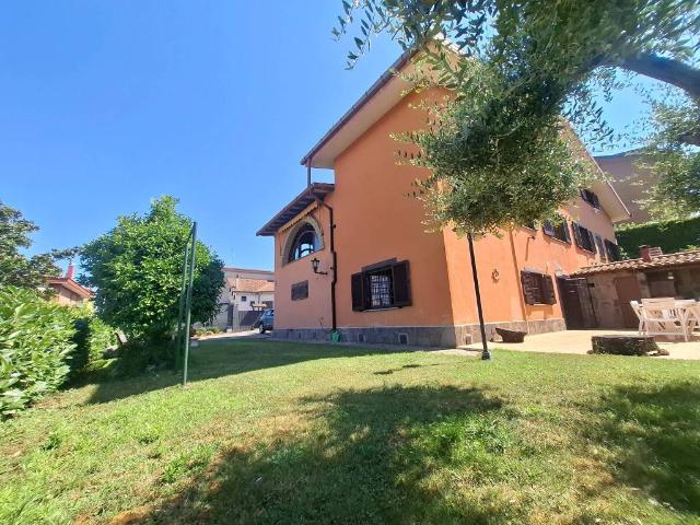 Villa in vendita a Roma RM