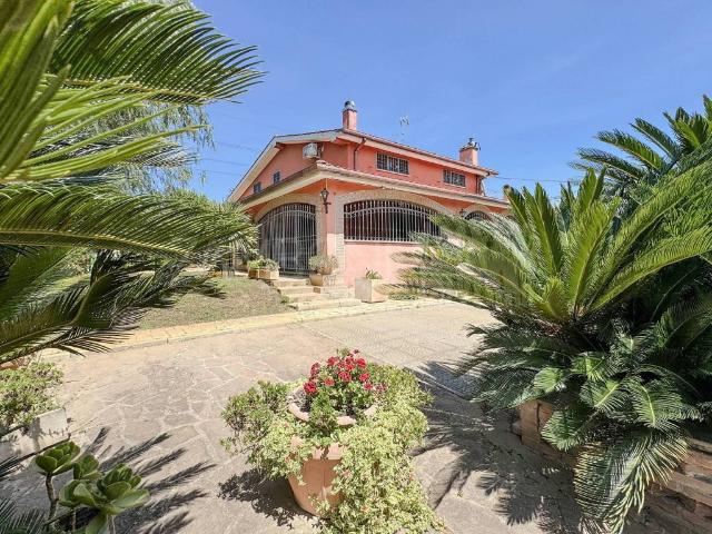 Villa in vendita a Roma RM