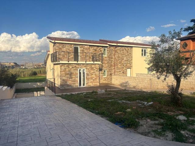 Villa in vendita a Roma RM